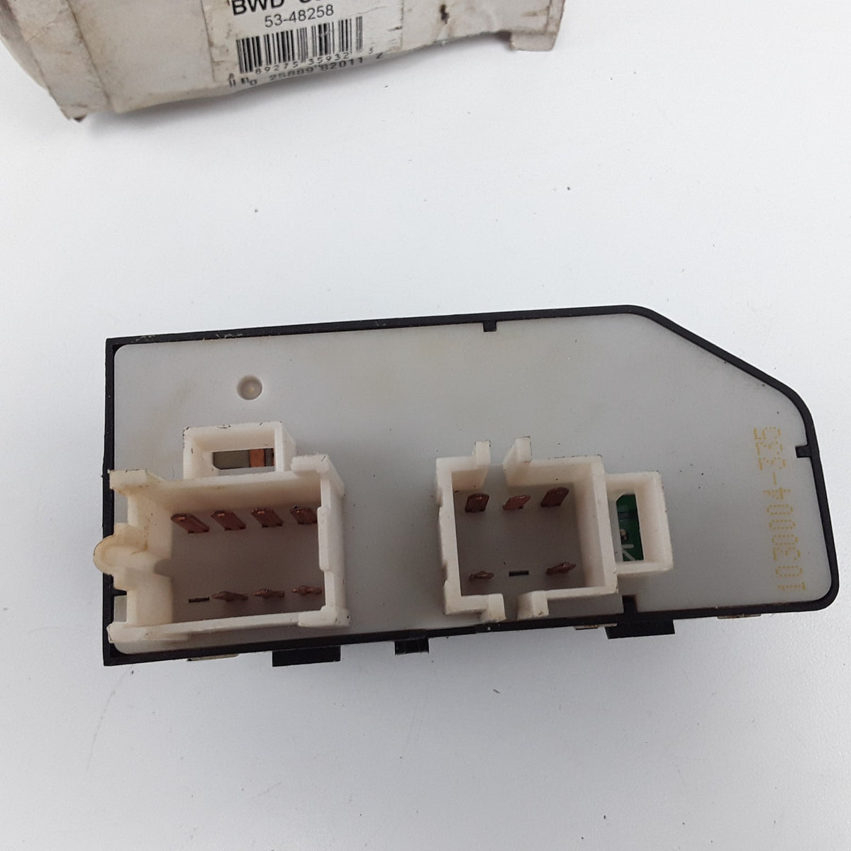 Front Left Power Window Switch Fits Chevrolet Lumina (1995 1996 1997 1998-2001)