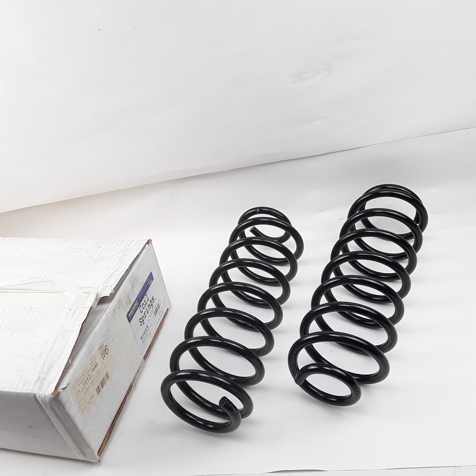 MOOG 81669 Rear Coil Spring Set Fits Mercury Milan Ford Fusion (2010 2011 2012)