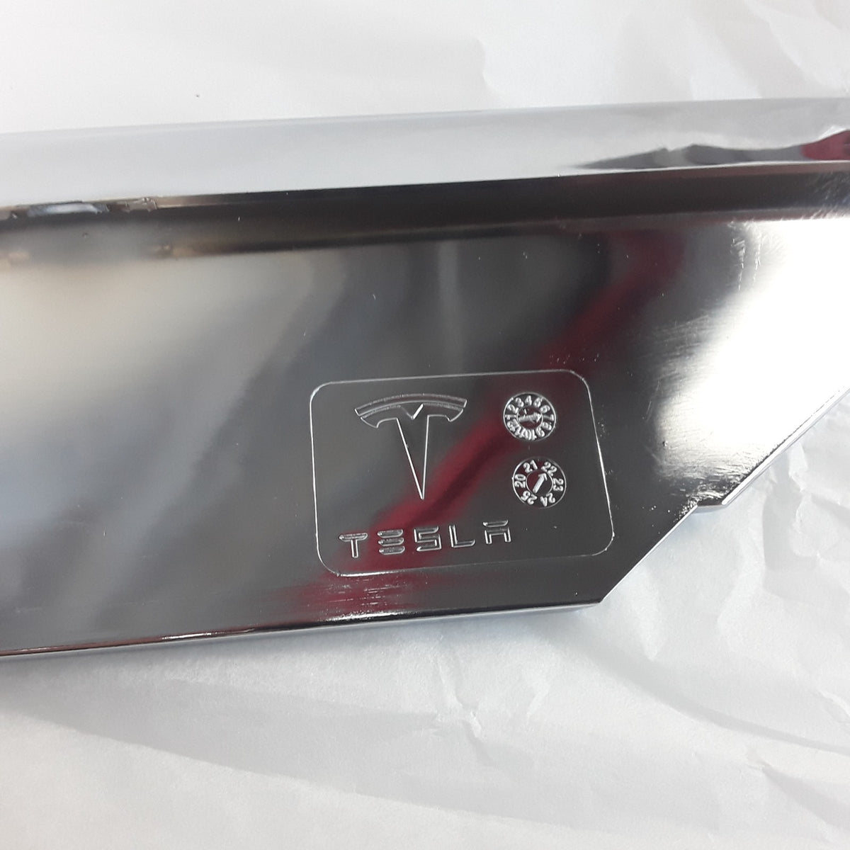 For Tesla Model S 2016-2021 RH Front Fog Light Lower Spear Trim 1056381-00-C OEM