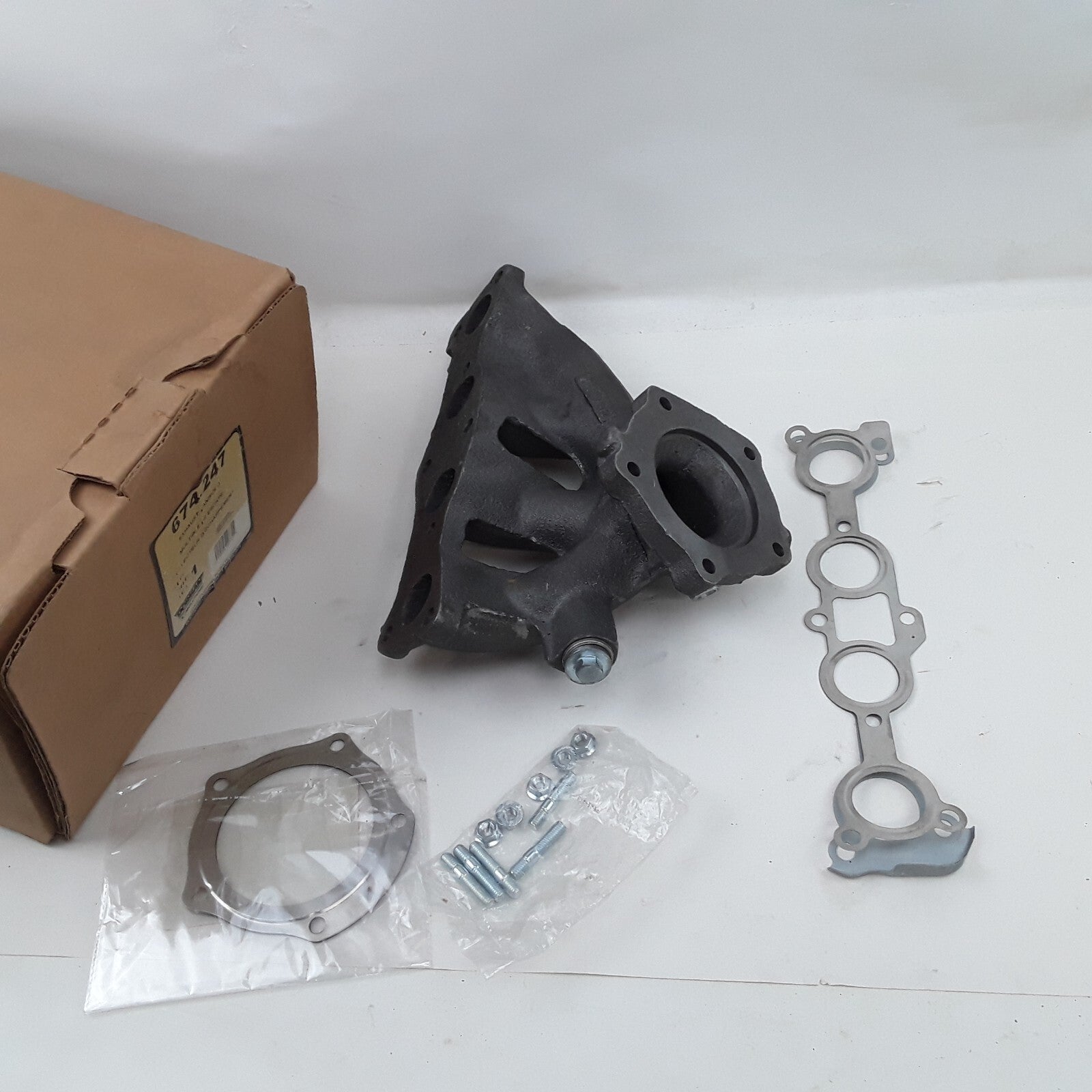 Dorman 674-247 Exhaust Manifold Fits Mazda Protege (1995 1996 1997-1998)