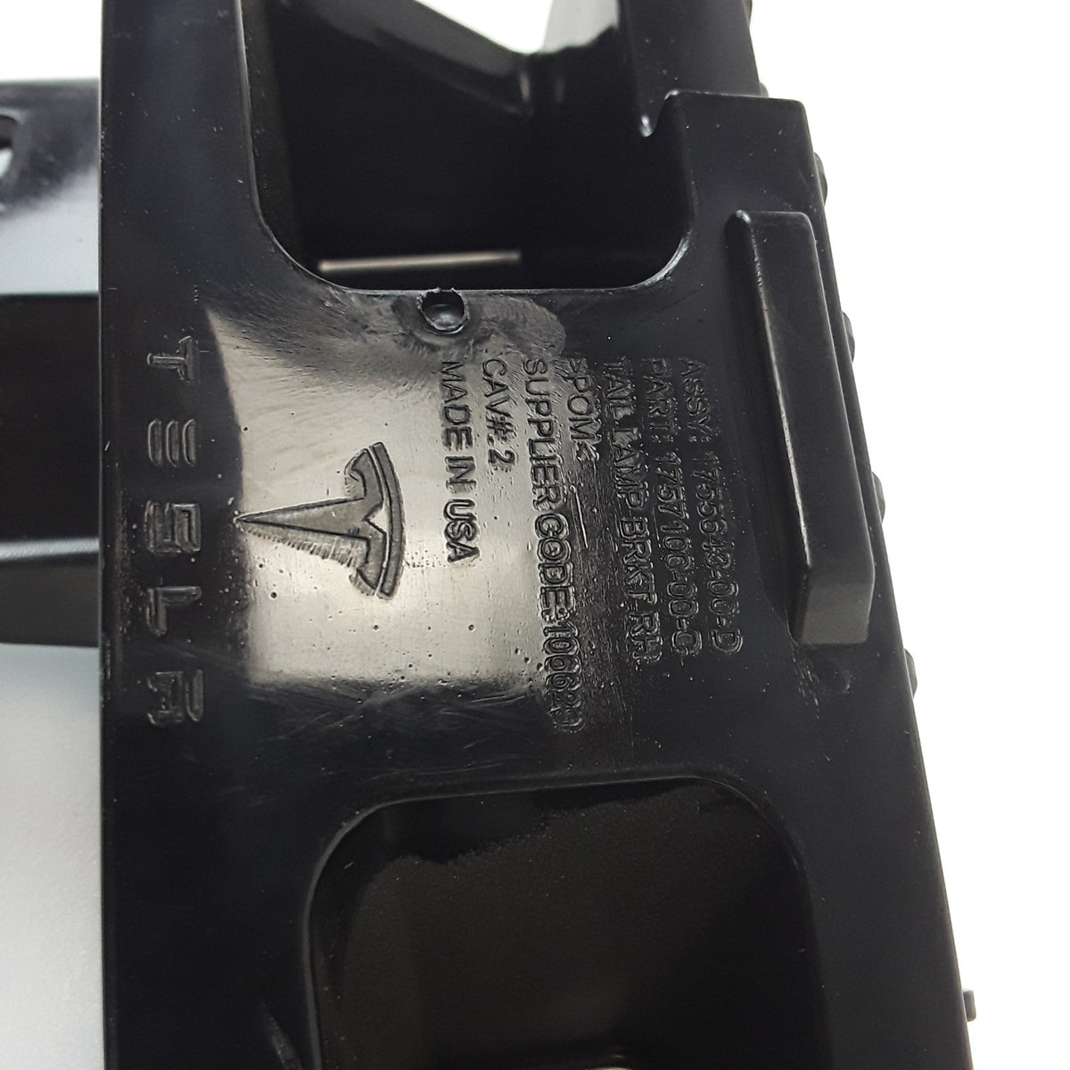 Model 3 Jan 2024 RH Tail Light Lamp Bracket 1755643-00-D Genuine OEM
