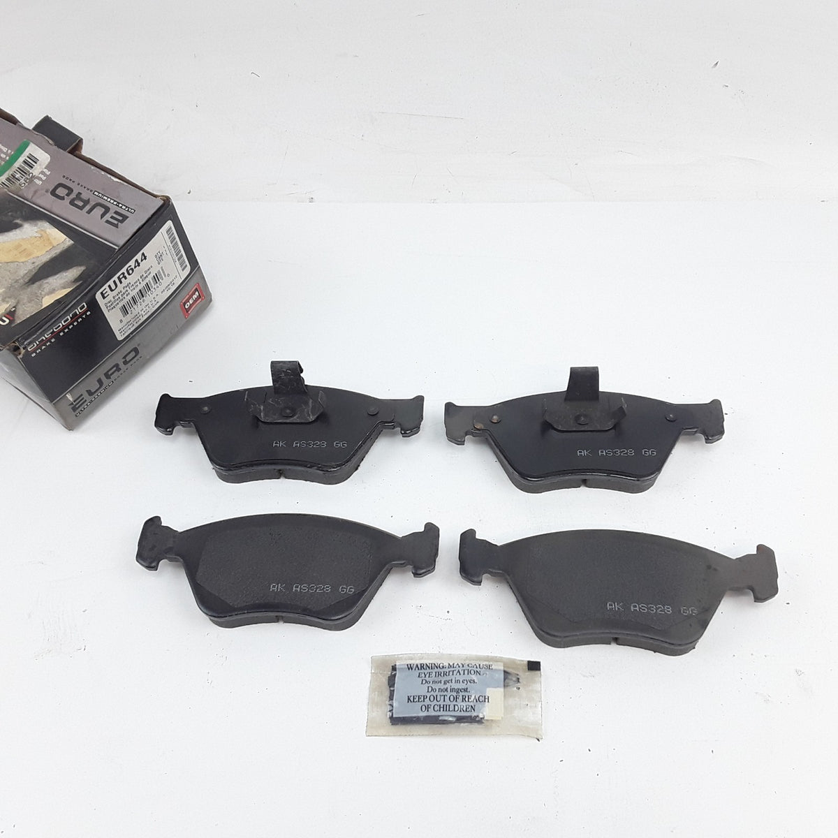 Akebono EUR644 Front Ceramic Disc Brake Pad Kit Fits Saab 900 1994 1995 1996