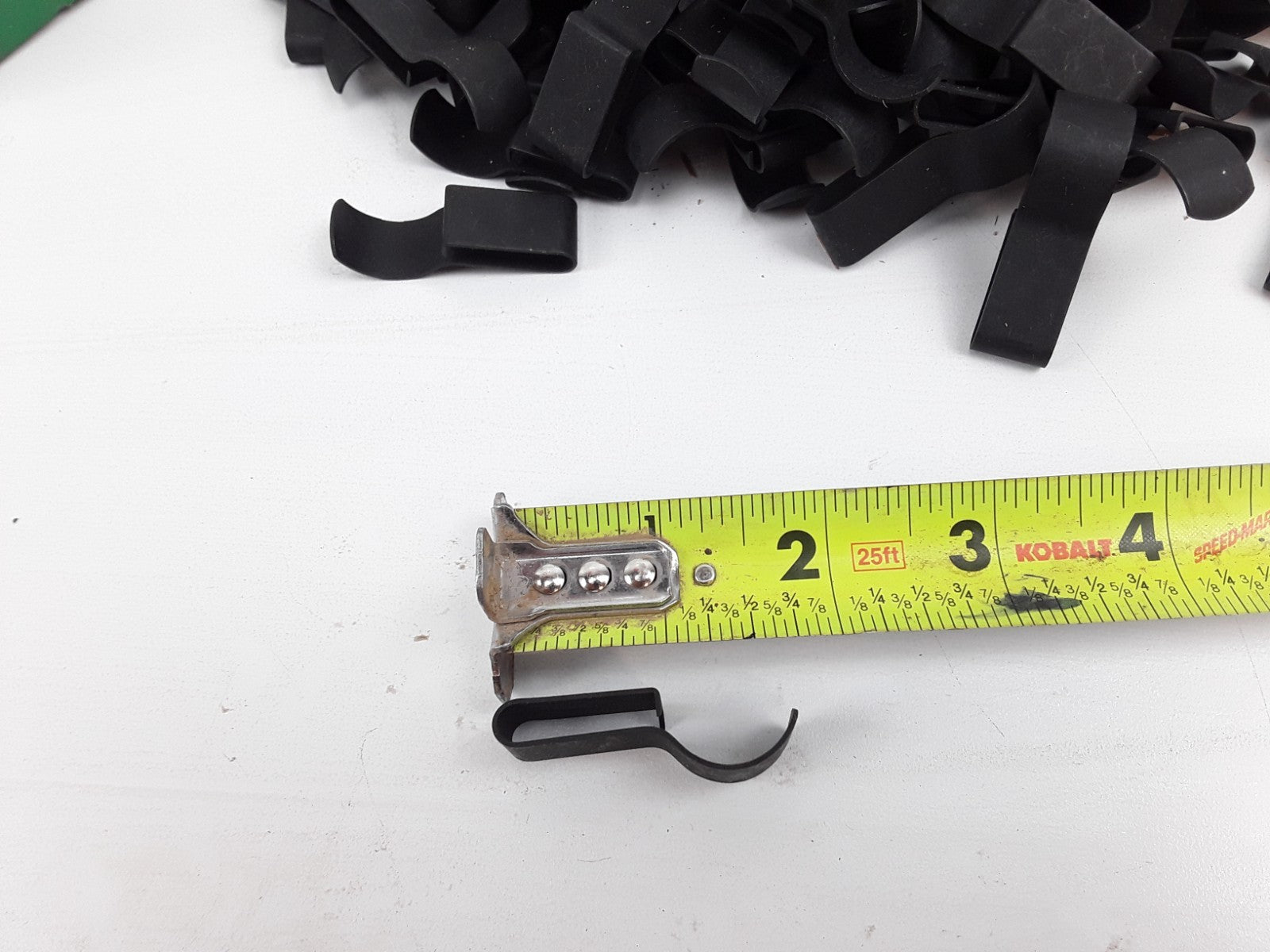Auveco 1340 Wire Loom Clip Assembly 1/4" Clamping Diameter Black 100 Pieces