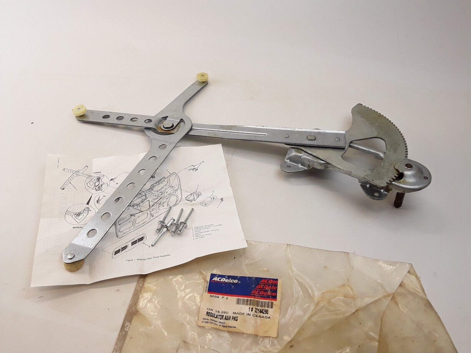 Front Right Door Window Regulator For Yukon Suburban C K 1500 2500 3500 95-1999 - HotCarParts
