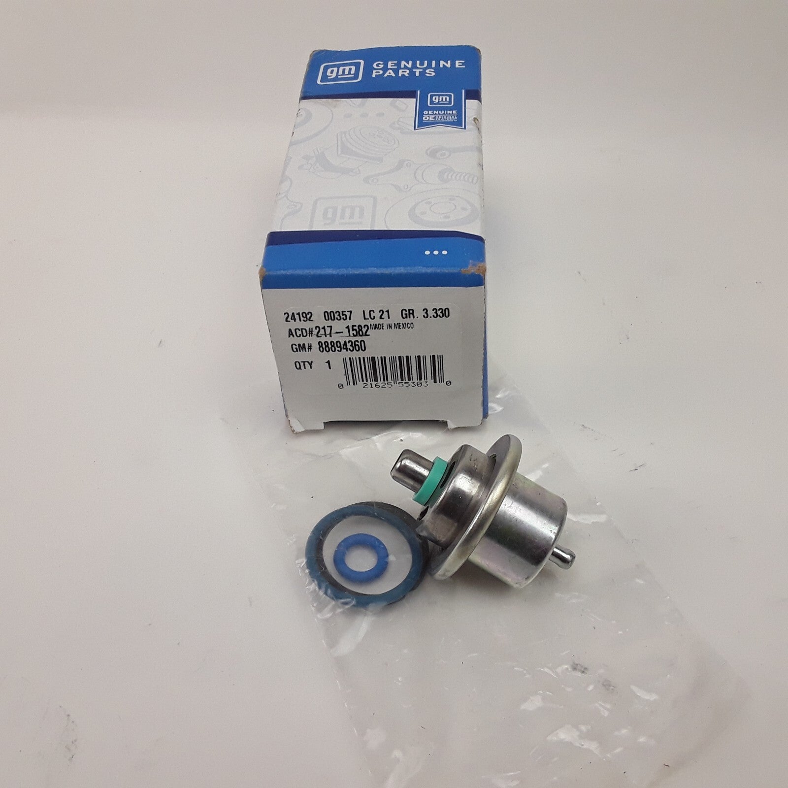 Fuel Injection Pressure Regulator Fits Chevrolet Silverado 1500 Tahoe 2002-2003