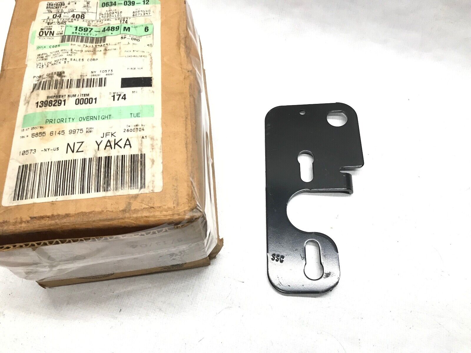 Front Air Brake Chamber Pipe Supply Hose Bracket Chevrolet, GMC C/T 6500 7500 LH - HotCarParts