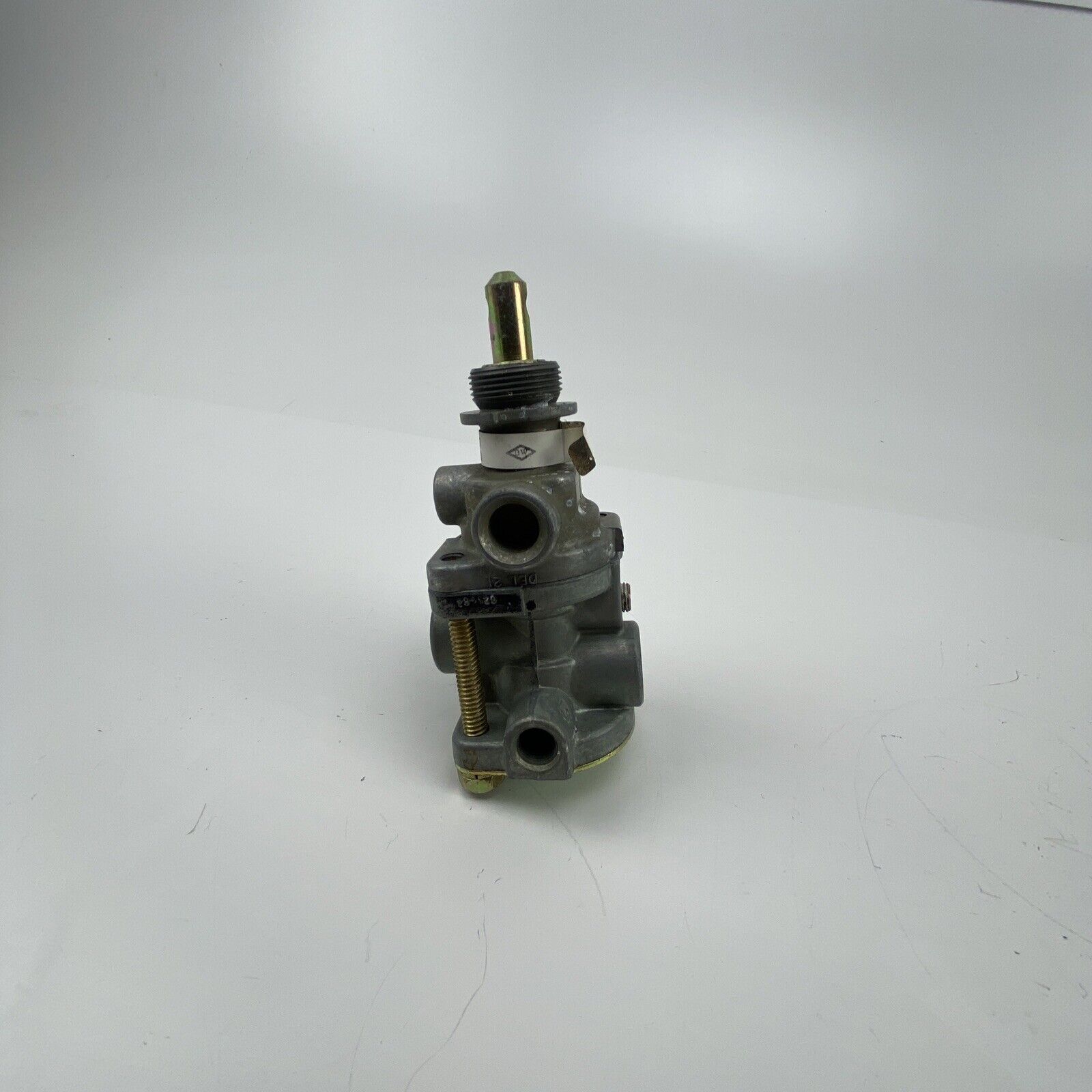 OEM Mack 20qe1283r ( 289120 ) PP7 Dash Brake Trailer Supply Valve - HotCarParts