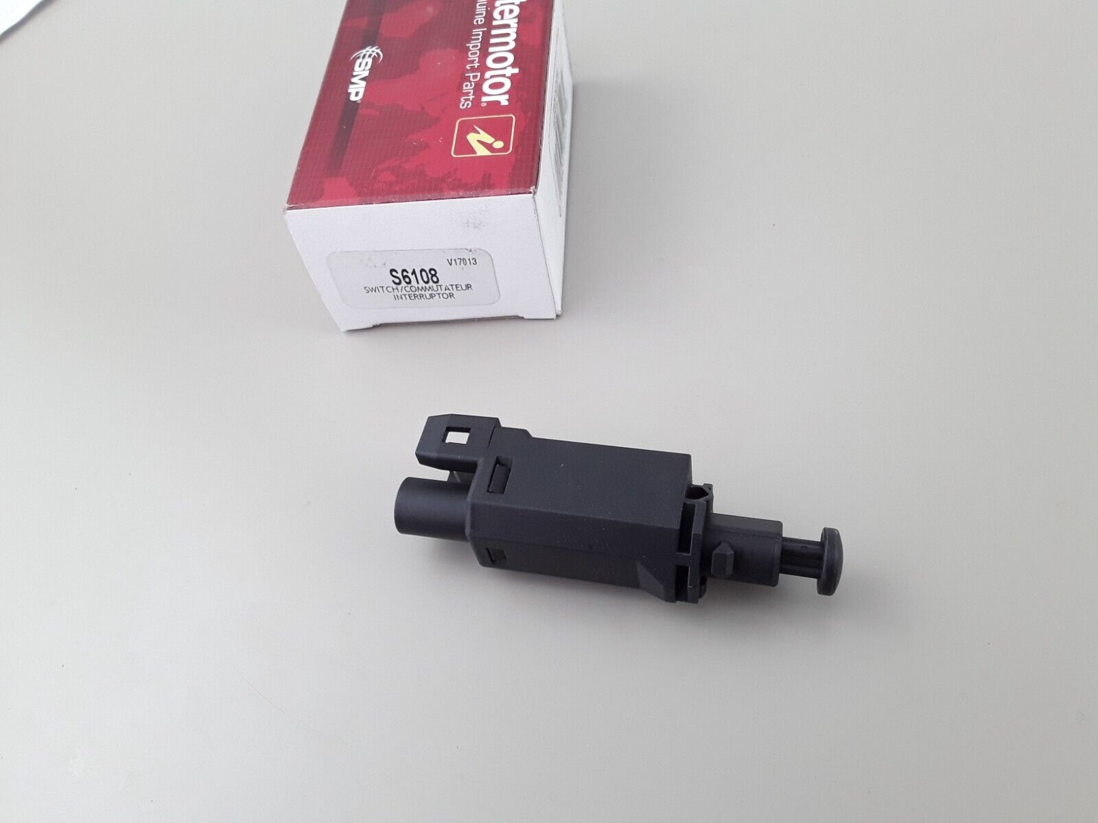 Brake Light Switch For Volkswagen Beetle 1998-2002,Jetta 85-2002,Golf 1985-2007 - HotCarParts
