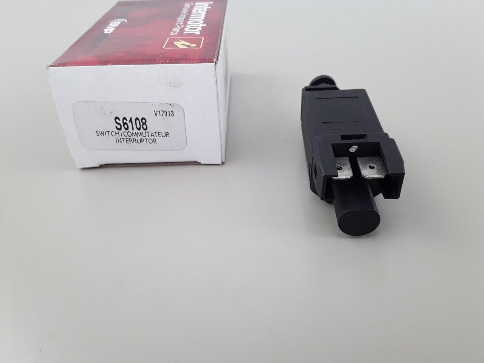 Brake Light Switch For Volkswagen Beetle 1998-2002,Jetta 85-2002,Golf 1985-2007 - HotCarParts