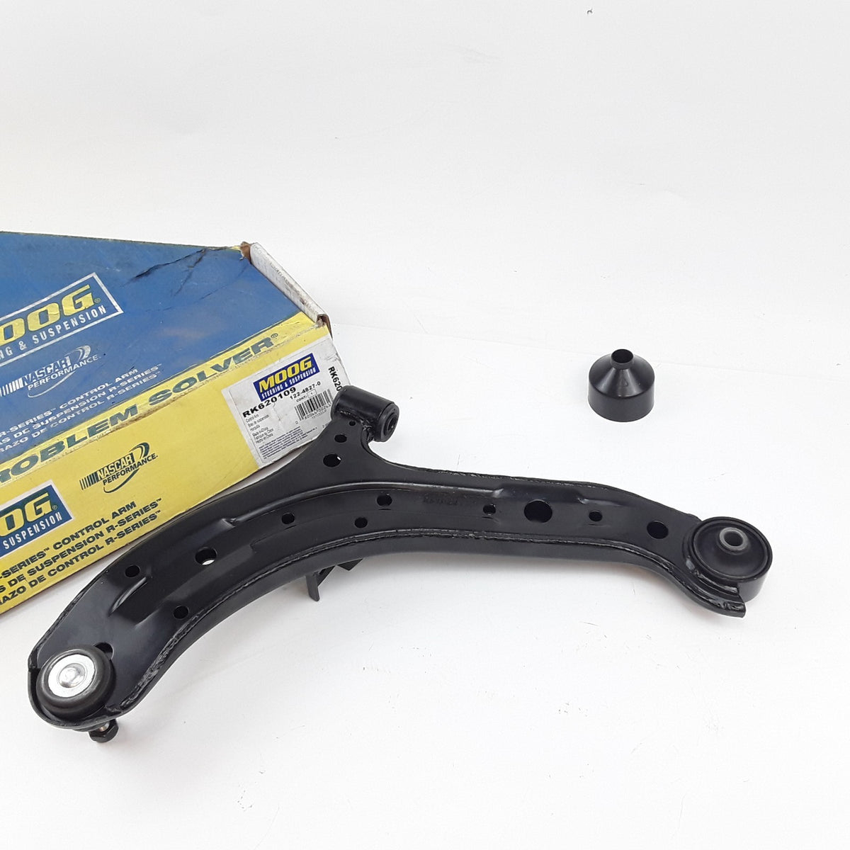 Front Right Lower Control Arm & Ball Joint Fits Hyundai Accent (2000 2001-2006)
