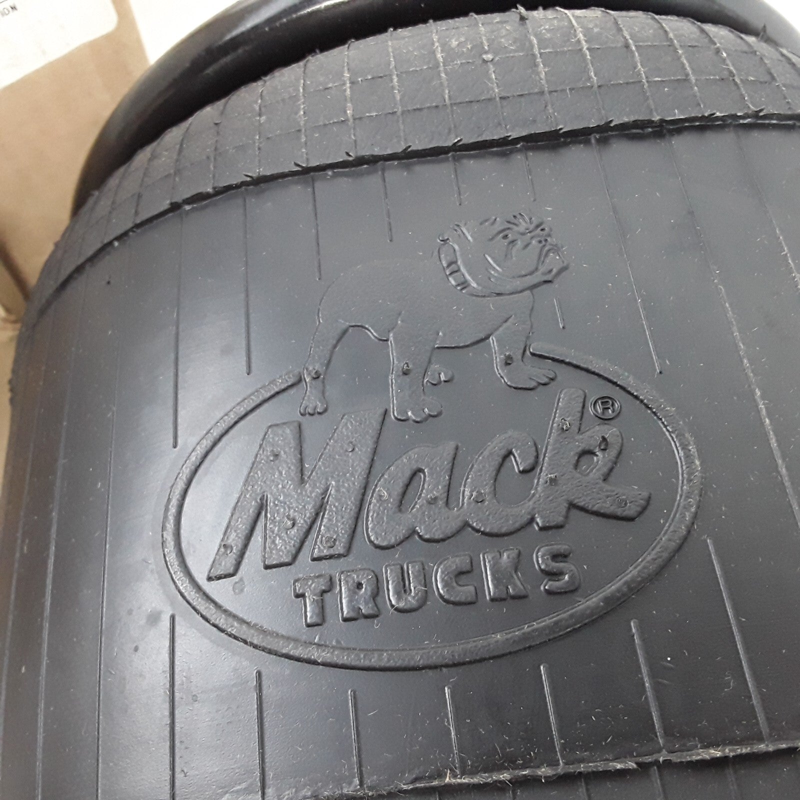Mack Trucks 20910892 Heavy Duty Air Spring Compatible with Stemco 1R12-647