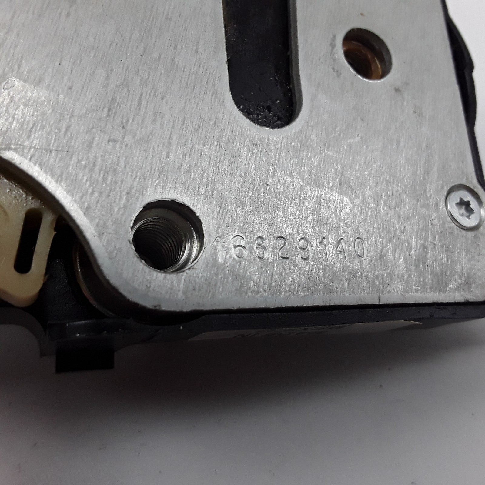 OEM International 2593969C1 Front Right Engine Access Door Latch Navistar Trucks