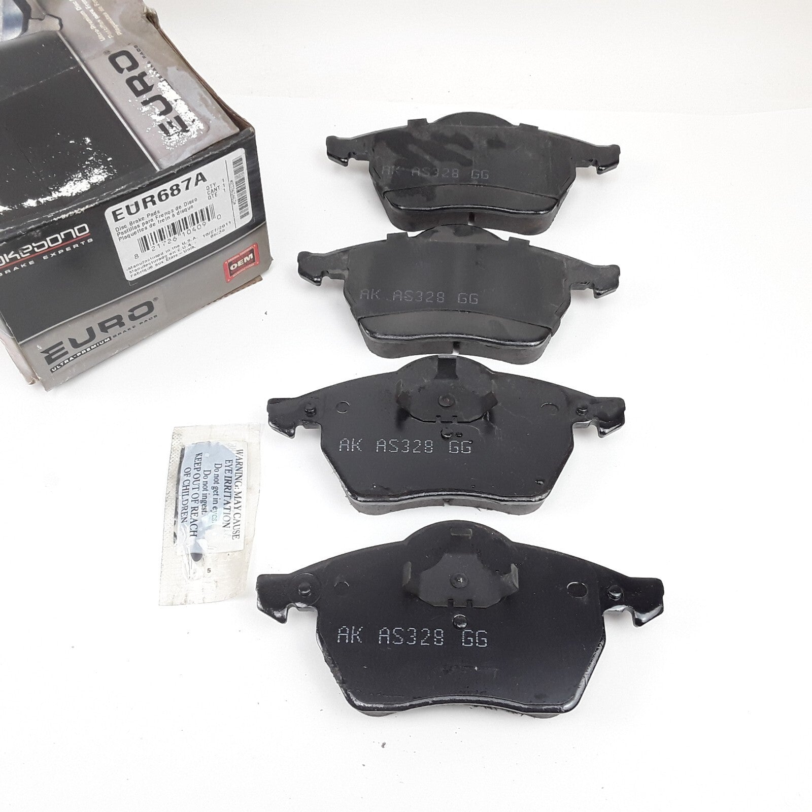 Front Brake Pad Fits Audi TT Quattro 2000-2002 Volkswagen Golf Passat 1996-2001