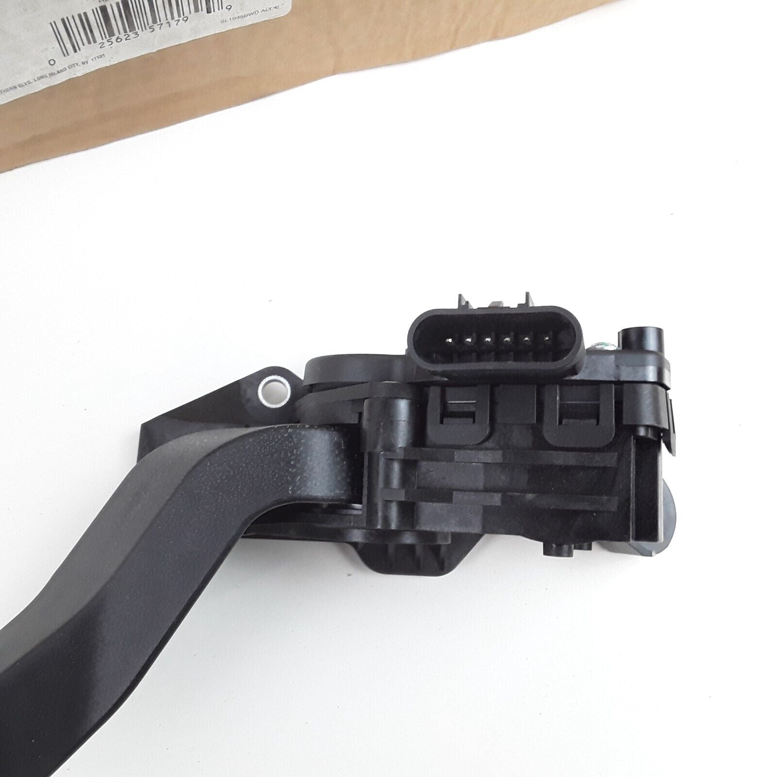 NEW Accelerator Pedal Sensor Fits Chevrolet GMC Cadillac Hummer 2007-2011