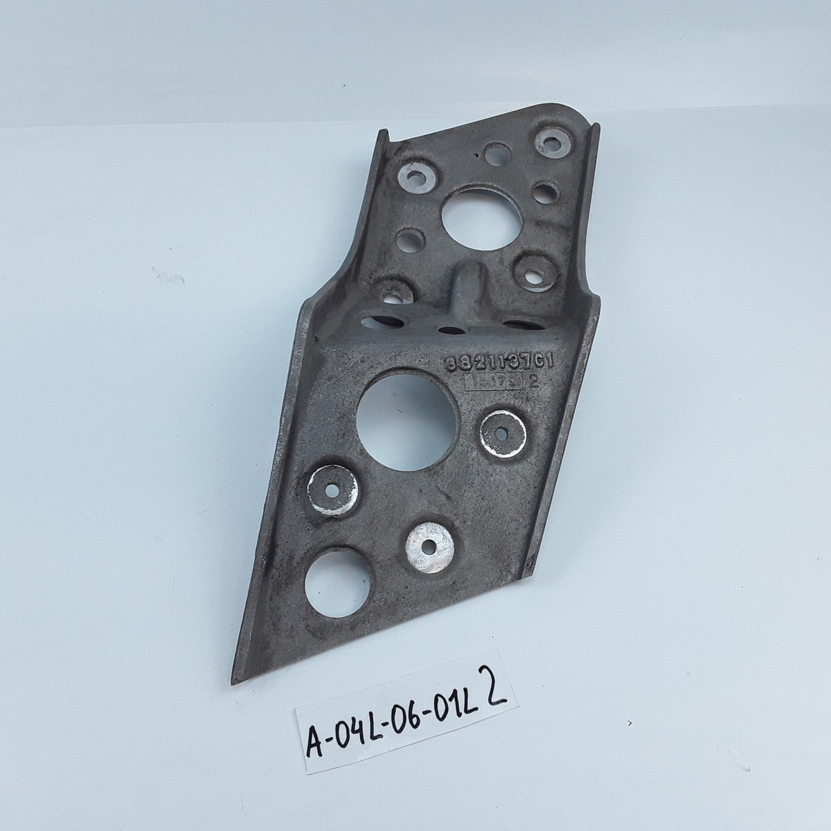 International Truck 3821137C1 Left Driver Side Mounting Mirror Hood Brace