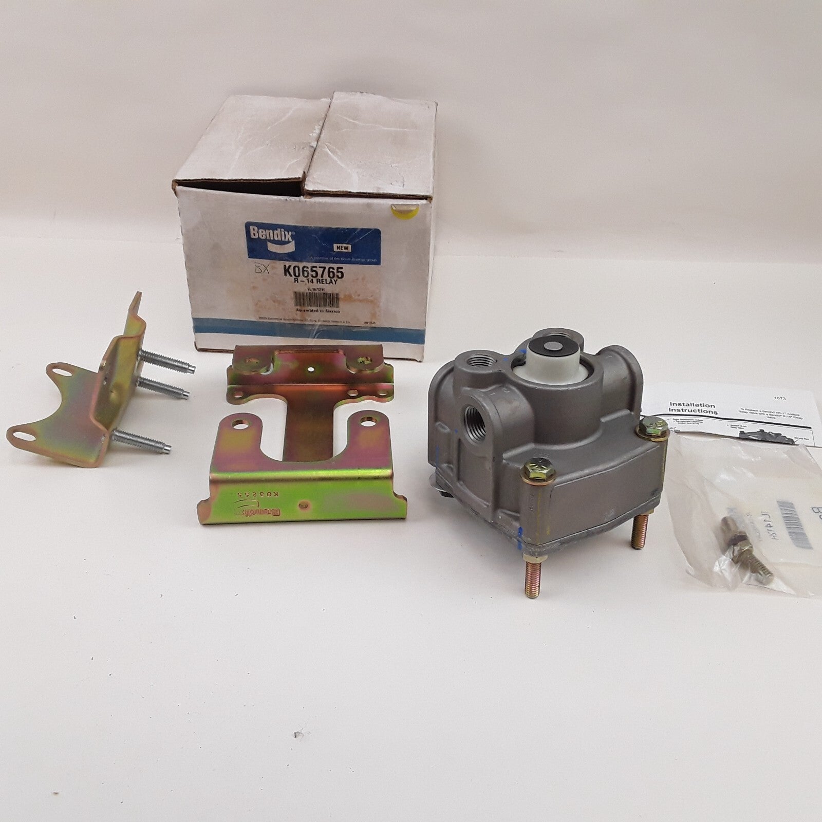 Bendix K065765 R-14 Air Brake Relay Valve Anti-Lock Vertical & Horizontal Ports
