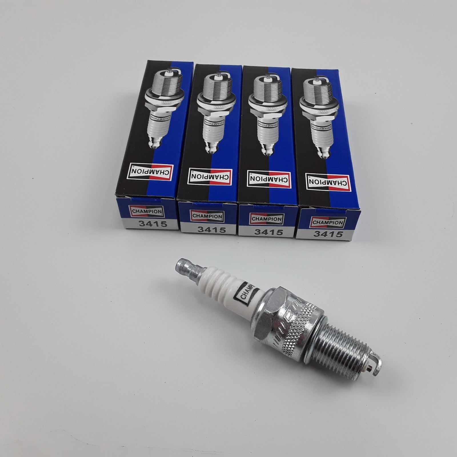 Set of 4 Champion Spark Plug 3415 Platinum Power Fits Triumph TR6 2.5L-L6 1974