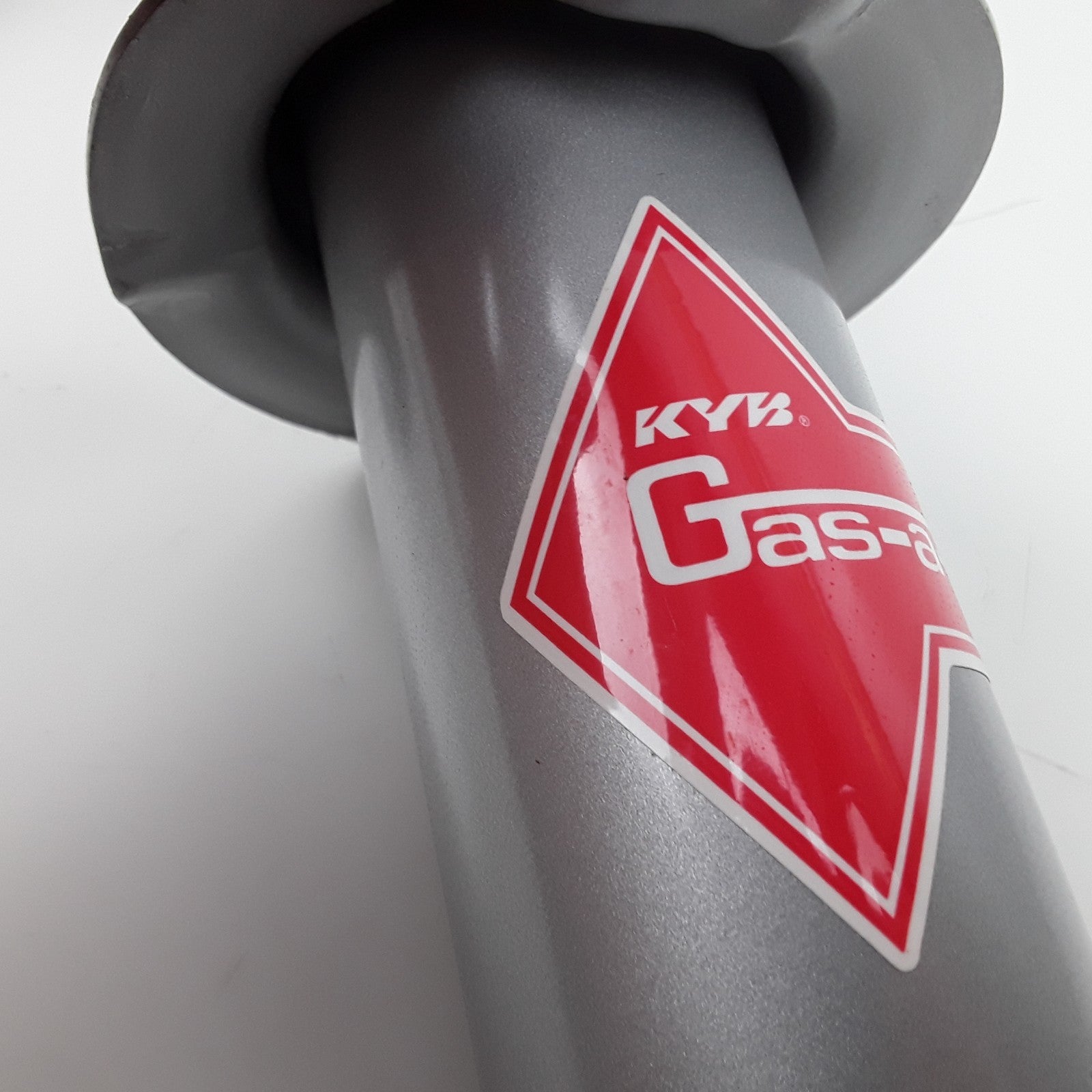 KYB 551093 Front Shock Absorber Fits Toyota Tundra 2000 2001 2002 2003 2004-2006