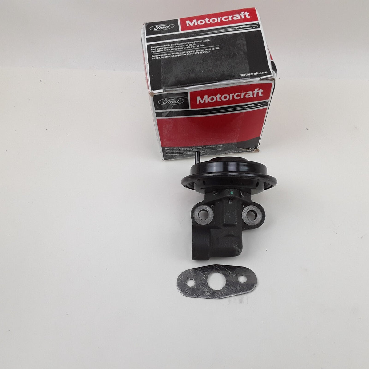 Motorcraft Exhaust Gas Recirculation Valve Fits Mercury Lincoln Ford (1996-2004)