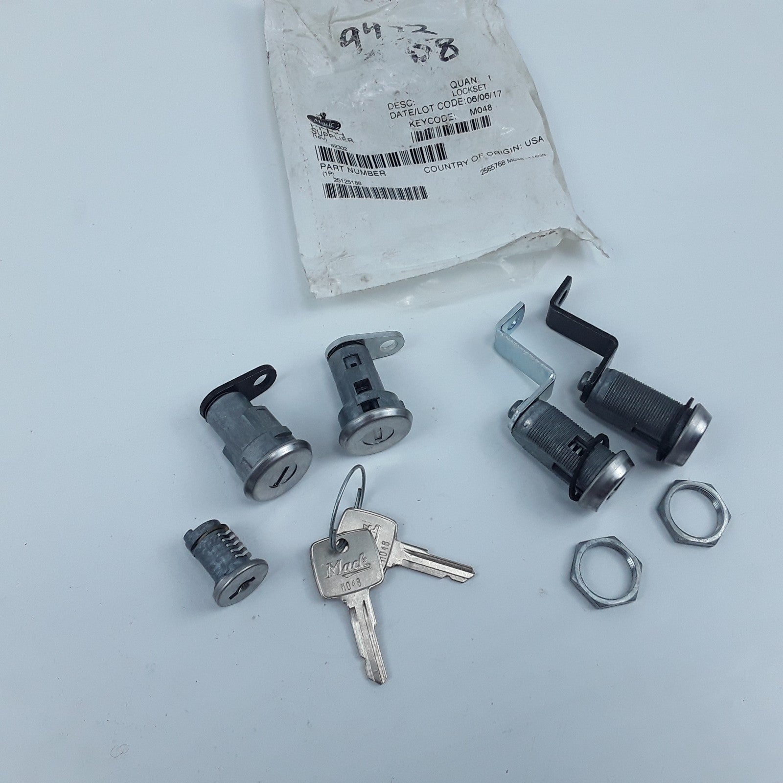 Complete Lock Cylinder Set For Volvo VNL VHD VT Mack Classic R-Series Models