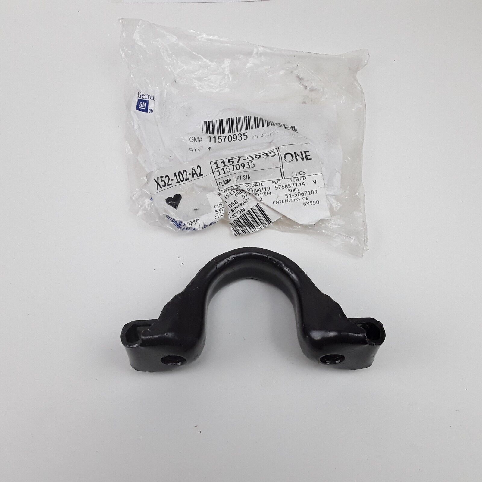 GM 11570935 Front Stabilizer Shaft Clamp for Cadillac, Chevrolet, GMC 2007-2020