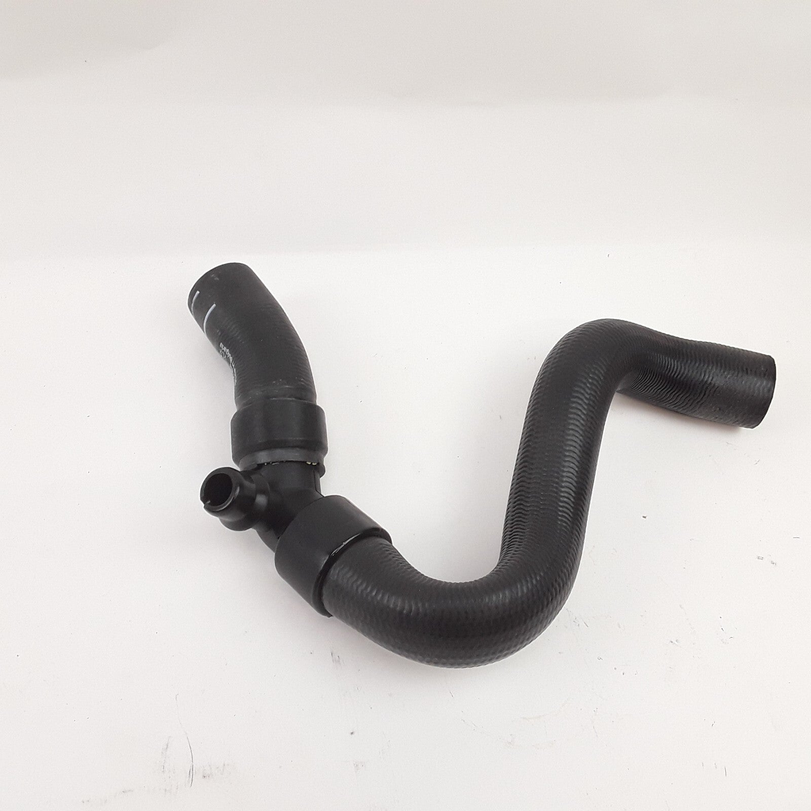 GM Genuine Parts 13220131 Radiator Upper Coolant Hose Fits Buick Regal 2011-2013