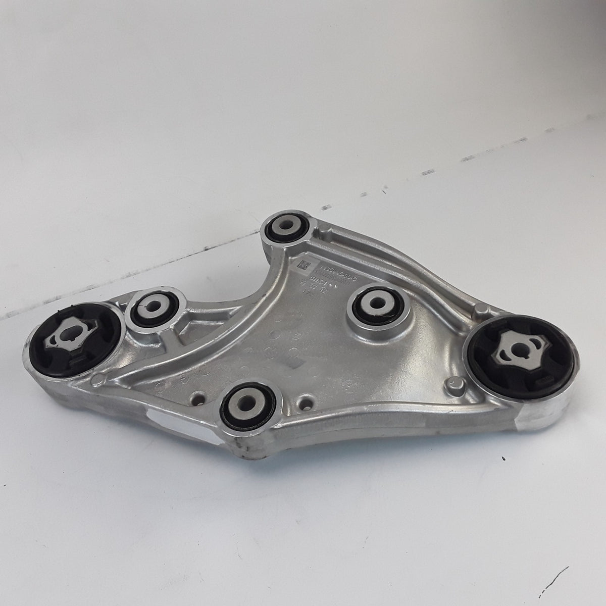 2016-2020 Tesla Model X Awd Front Motor Unit Right Carrier Support Mount Bracket