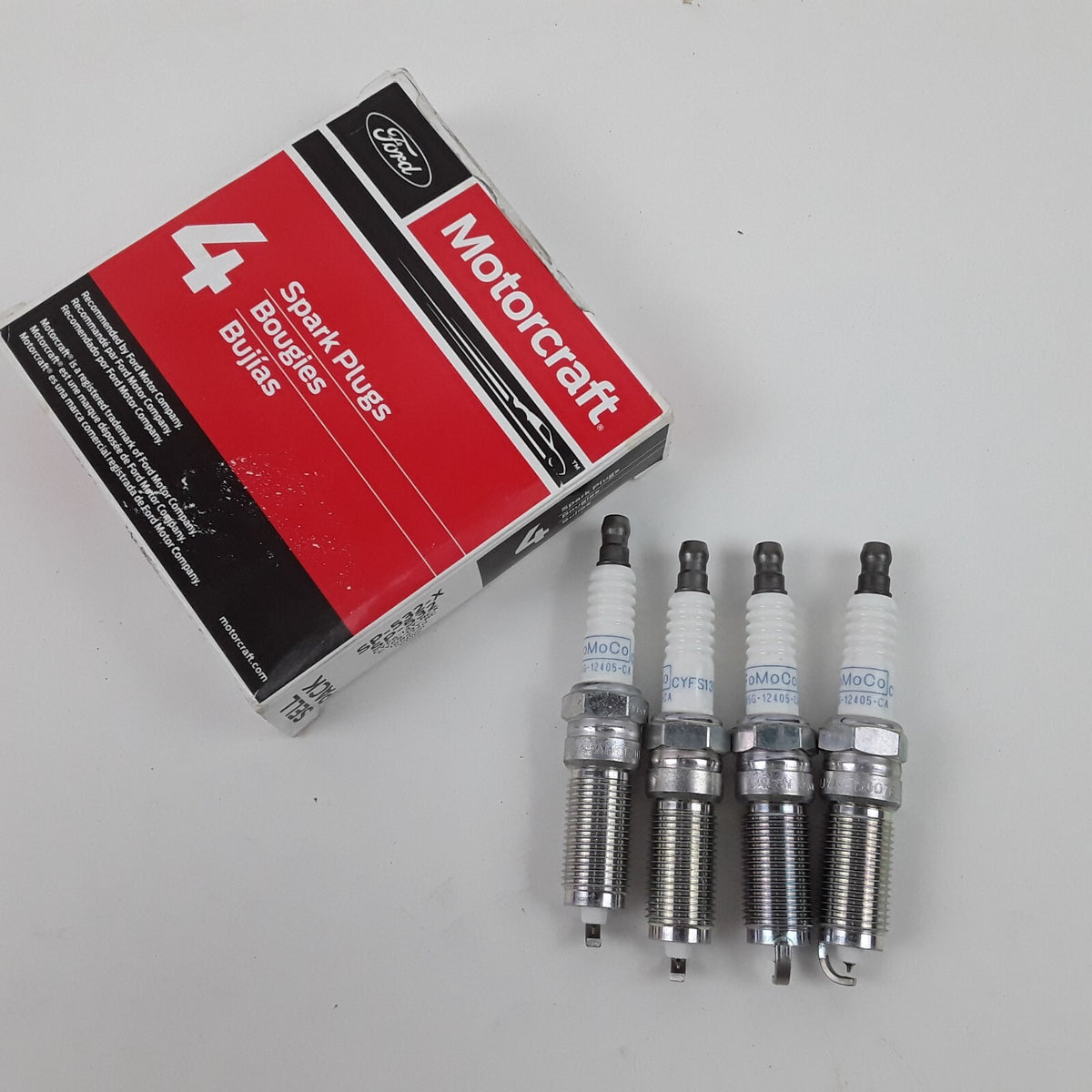 4 Spark Plug Fits Cadillac Escalade 15 Dodge Challenger 12-14 Chrysler 300 2013