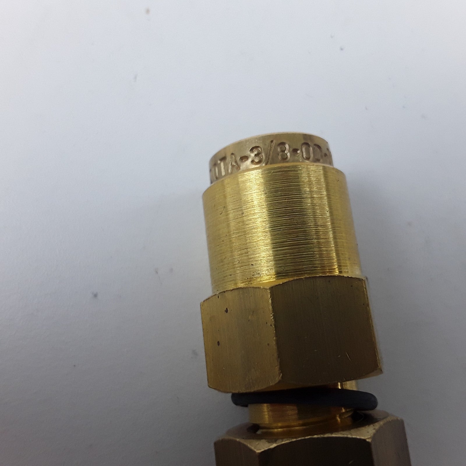 Brass PLC Bulkhead Fitting 8079640 For Volvo VNL 670 Gen 2 Models Series