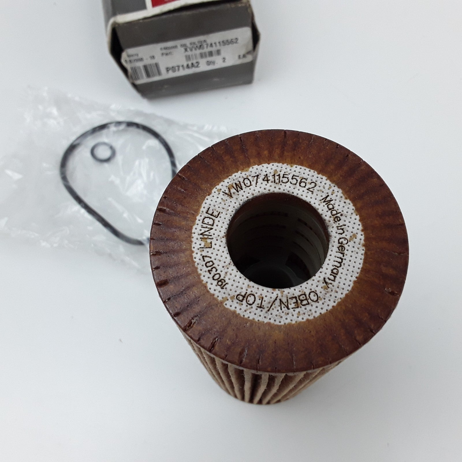 Engine Oil Filter Fits Seat Alhambra Volkswagen Passat Golf Jetta & FORKLIFT