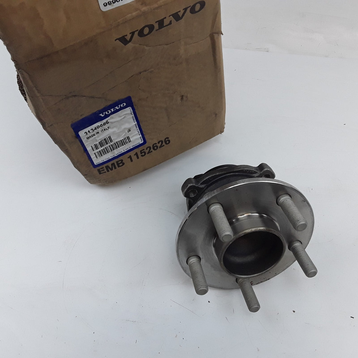 Volvo 31340686 Wheel Bearing Hub Fits Volvo C30 V50 S40 C70 2010 2011 2012 2013