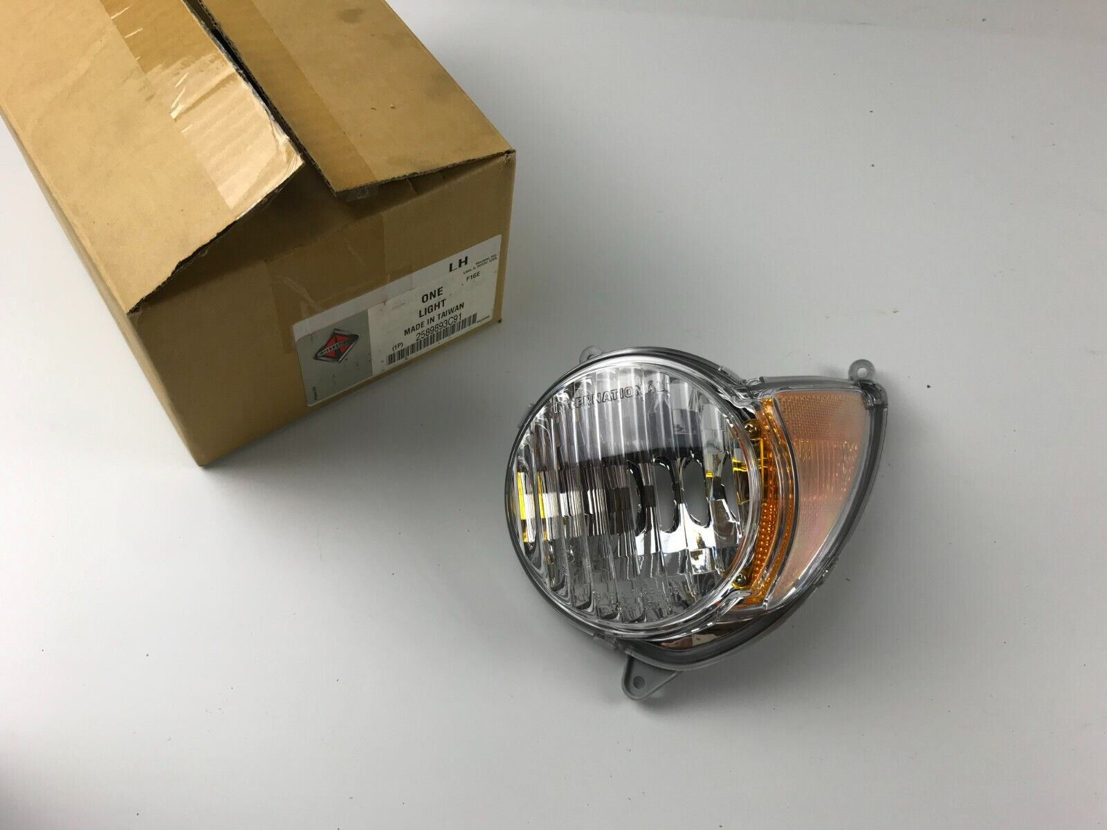 GENUINE OEM International 2589893C91 Light LH Turn Signal Lamp FAST SHIPPING - HotCarParts