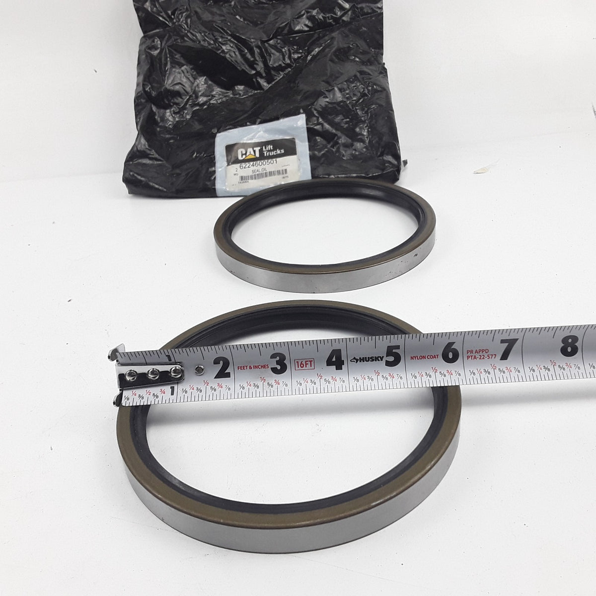 Drive Axle Oil Seal 6224600501 62246-00501 For Mitsubishi Caterpillar Forklift