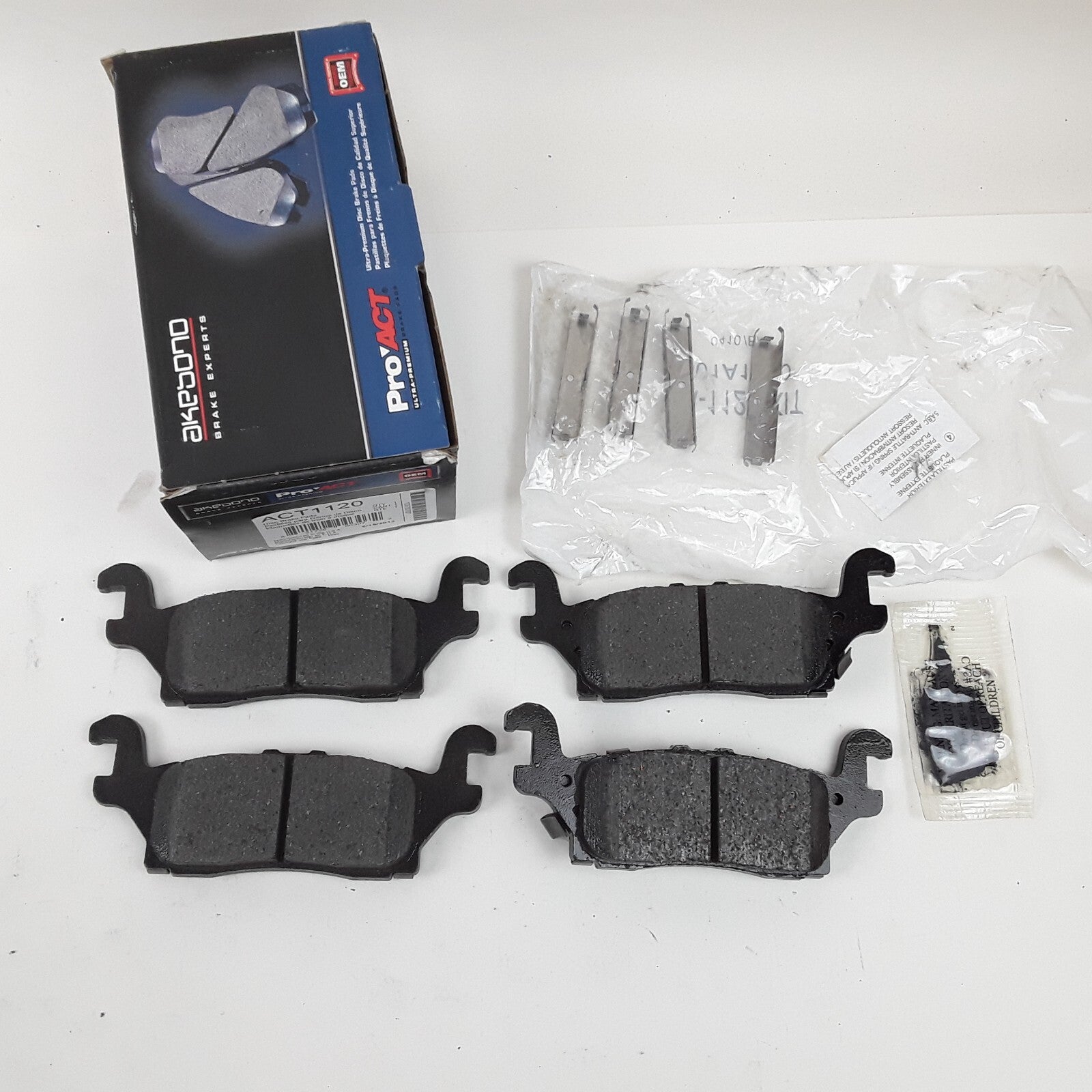 Akebono ACT1120 Rear Disc Brake Pad Set Fits Hummer H3T H3 2006 2007 2008-2010