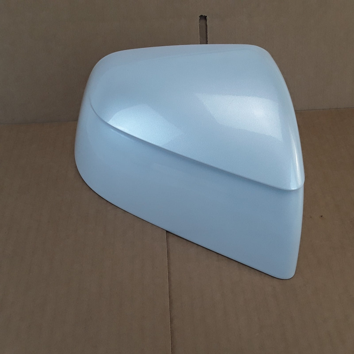 1963539-28-B Right Side Mirror Skull Cap Pearl White For Tesla Model Y 2025 OEM