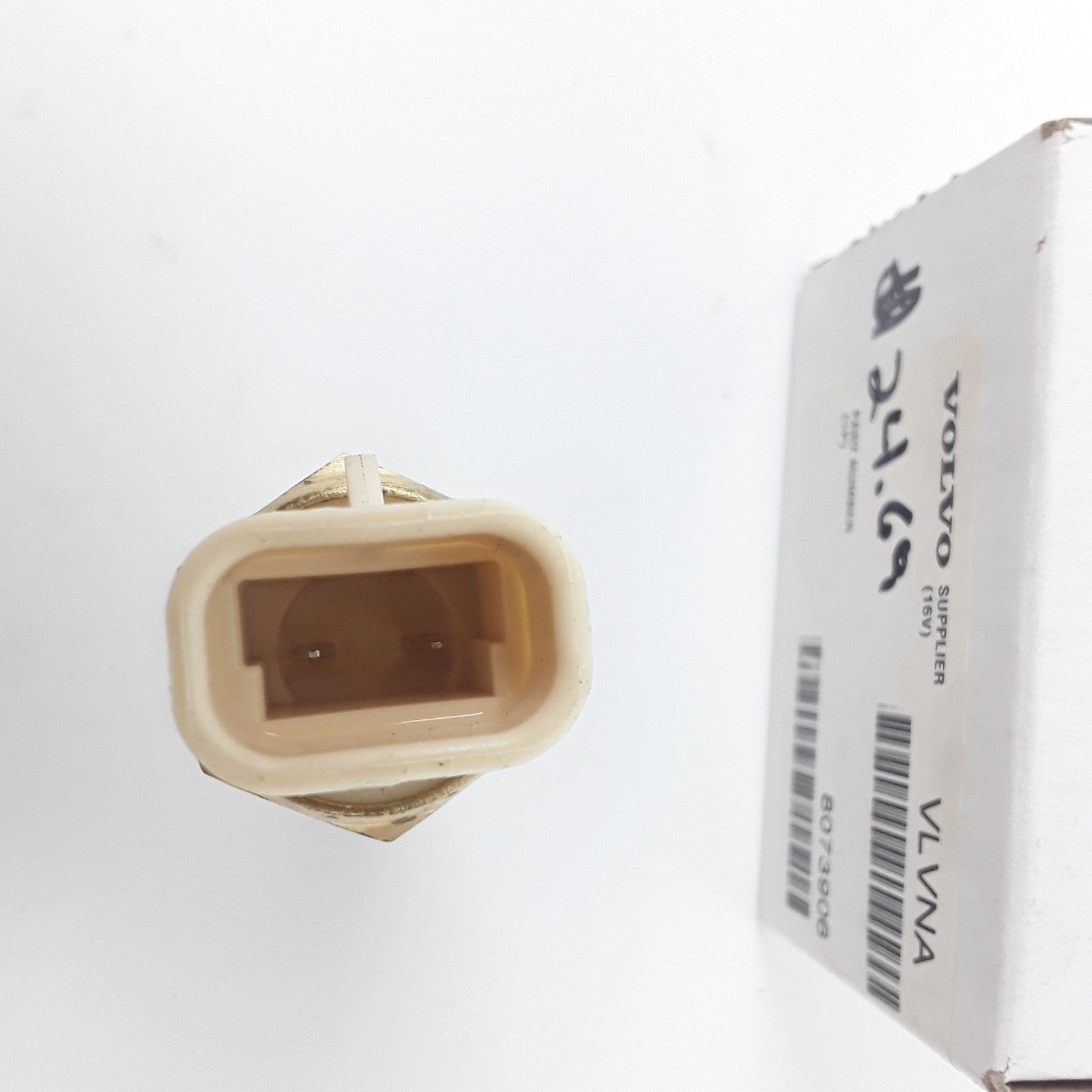 Volvo 8073906 Engine Oil Temperature Sensor For Mack Volvo Trucks