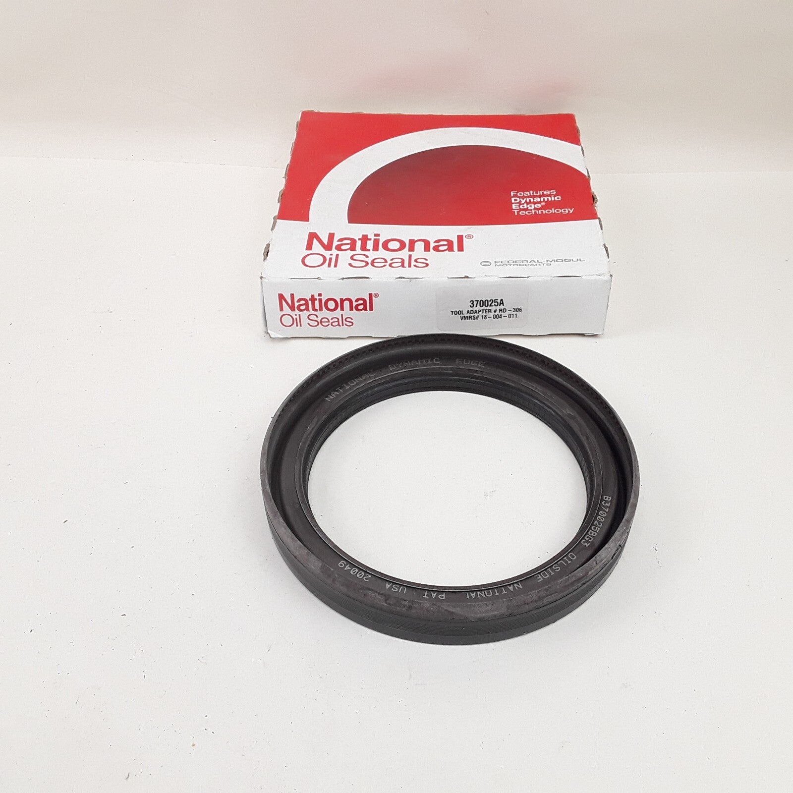 National Car Truck Dynamic Edge Red 37 Series Oil Bath Wheel Seal Width 0.875 IN
