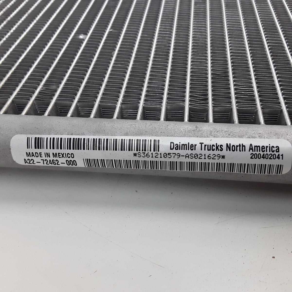 Genuine A2272462000 A/C Condenser Fits Freightliner M2 106 2014 2015 2016 2017