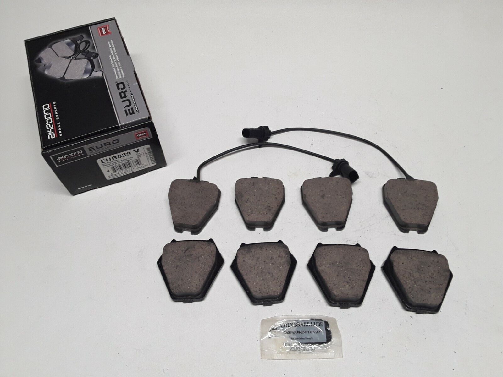 Disc Brake Pads Front Akebono EUR839 for Audi A4,A6 1999-2004 Quattro,Allroad,S4 - HotCarParts