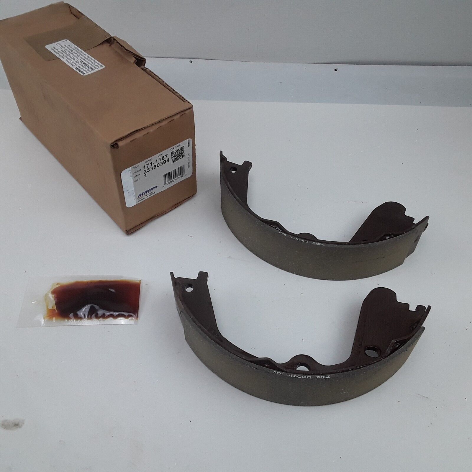 Parking Brake Shoe OEM ACDelco 171-1187, 23380398, 20778485 Fits Express ,Savana