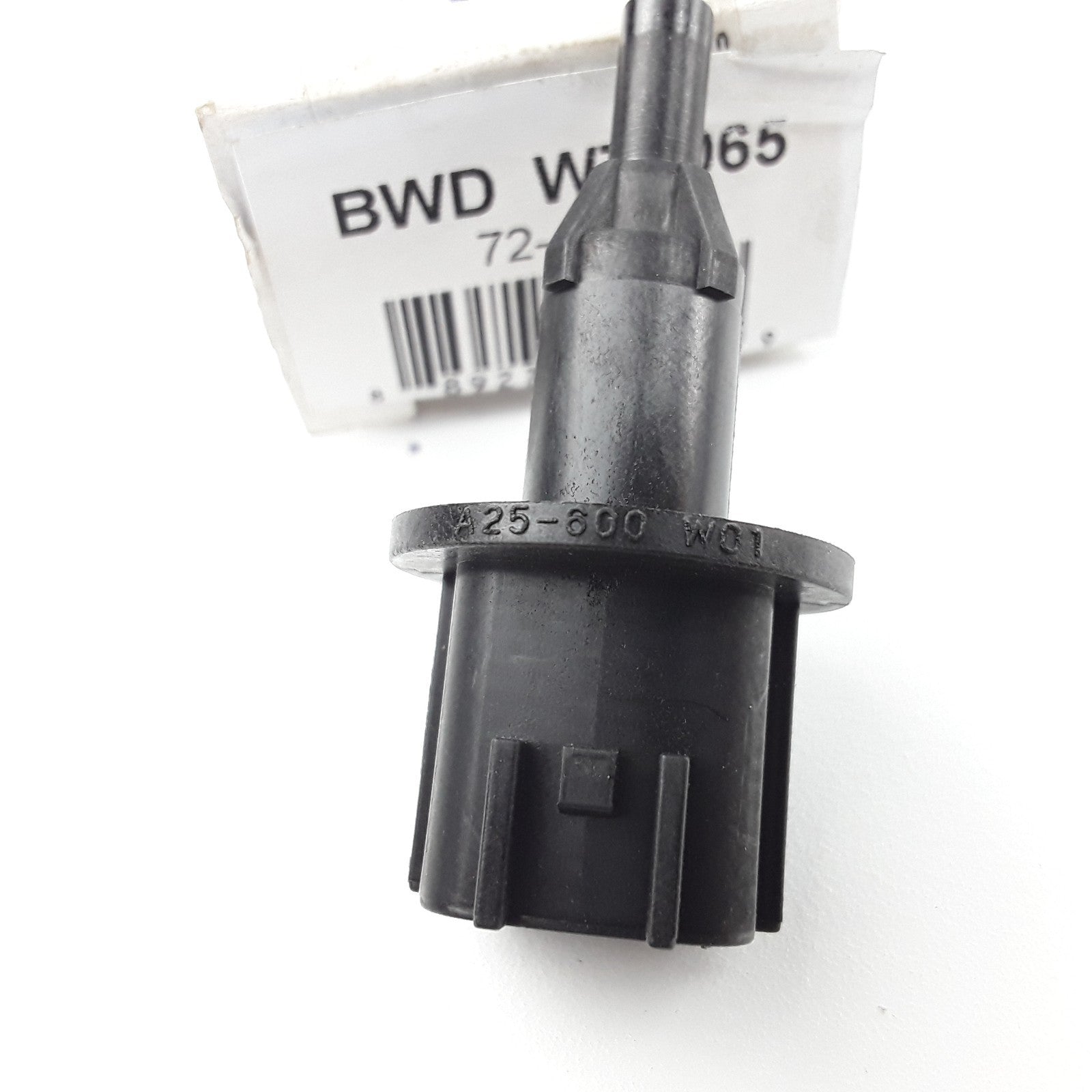 Engine Air Temperature Sensor For INFINITI Q45 QX4 Nissan Altima Tsuru 1990-2004