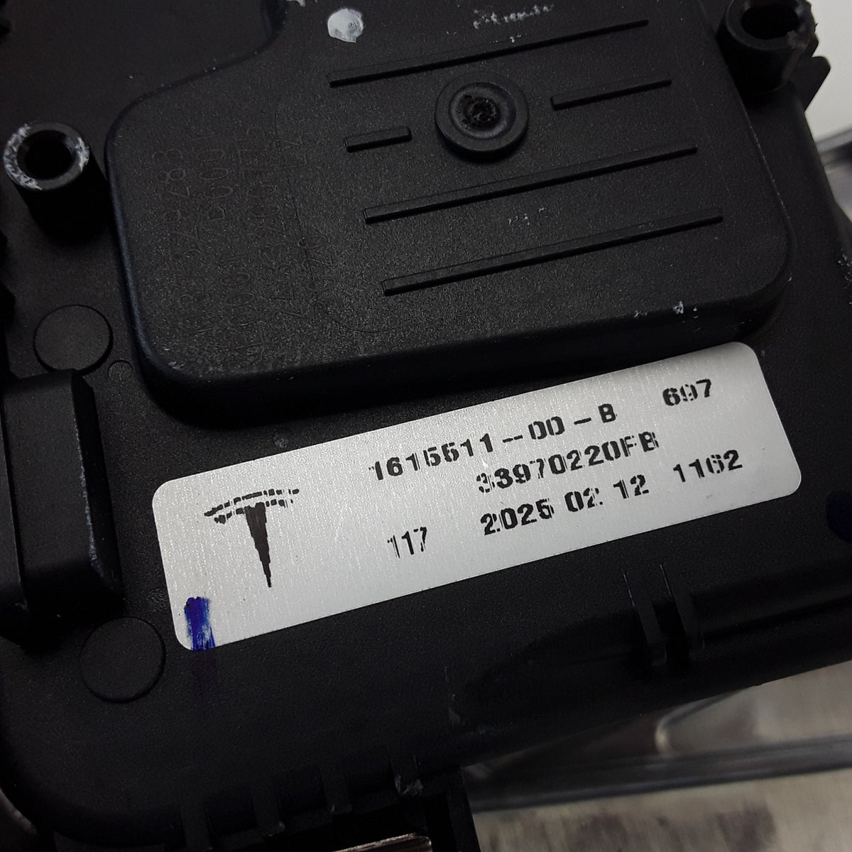 Tesla Model X Left Windshield Wiper Motor Transmission 1615511-00-B Genuine OEM