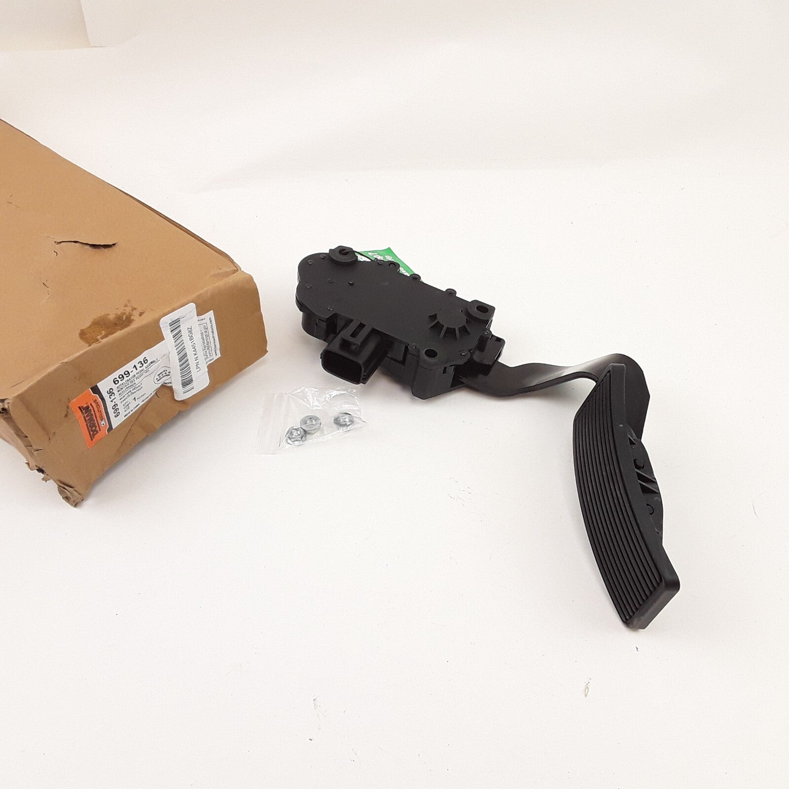 Accelerator Pedal Fits Ford F-250 F-350 F-550 F-450 Super Duty 2005-2007