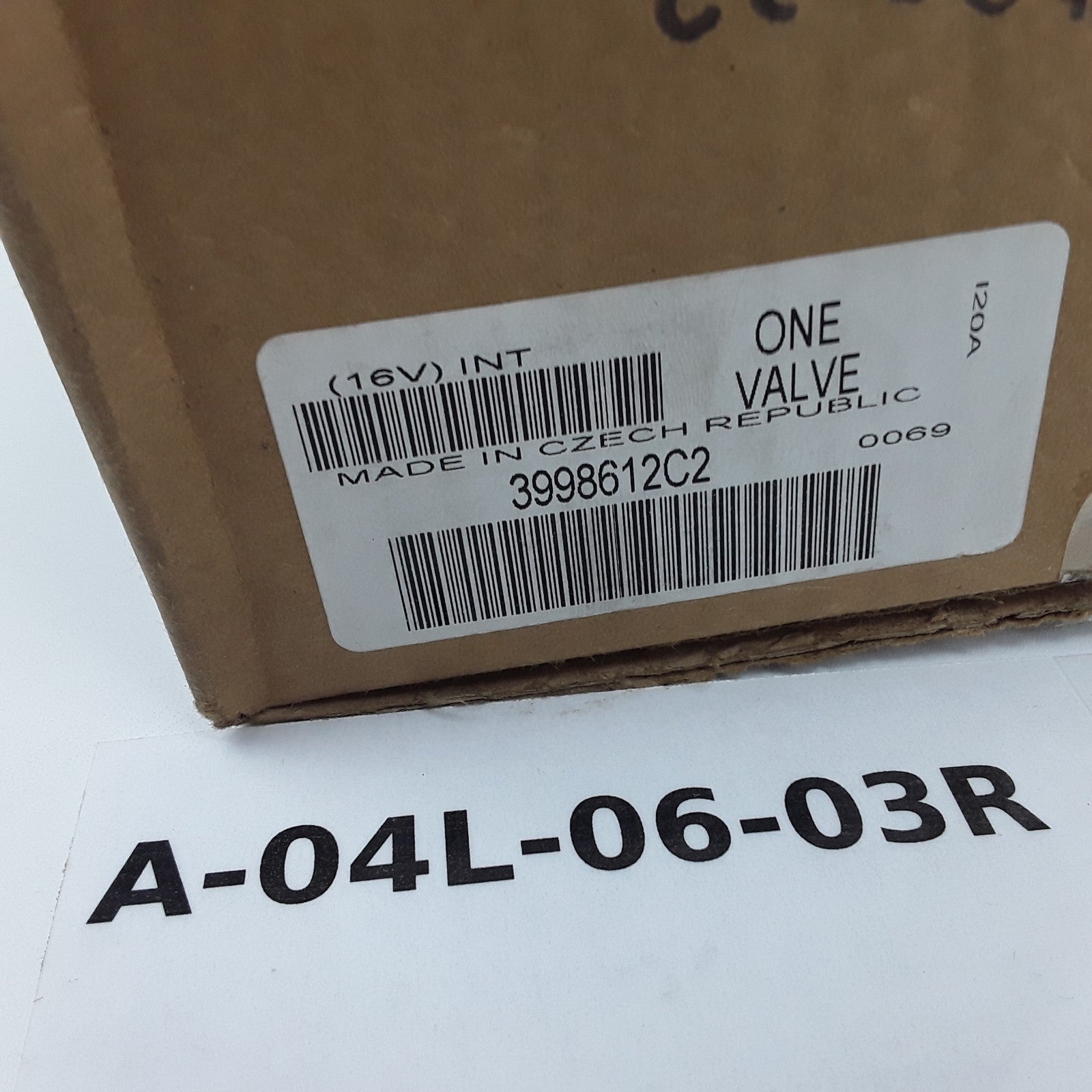 International 3998612C2 Engine Exhaust Valve Assembly For Navistar Trucks