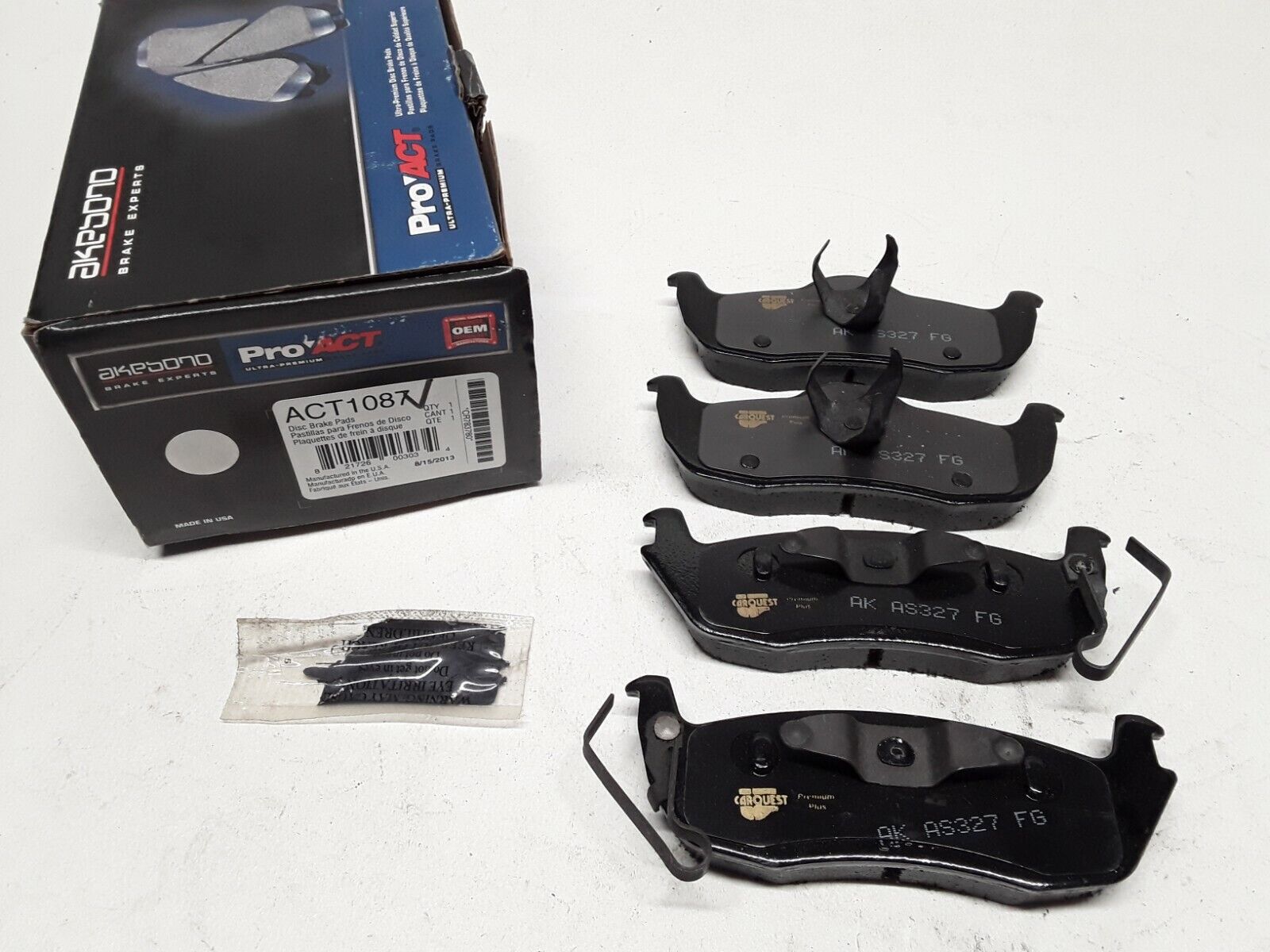 Disc Brake Ceramic Pads Rear Akebono ACT1087 for Jeep Commander,Grand Cherokee - HotCarParts