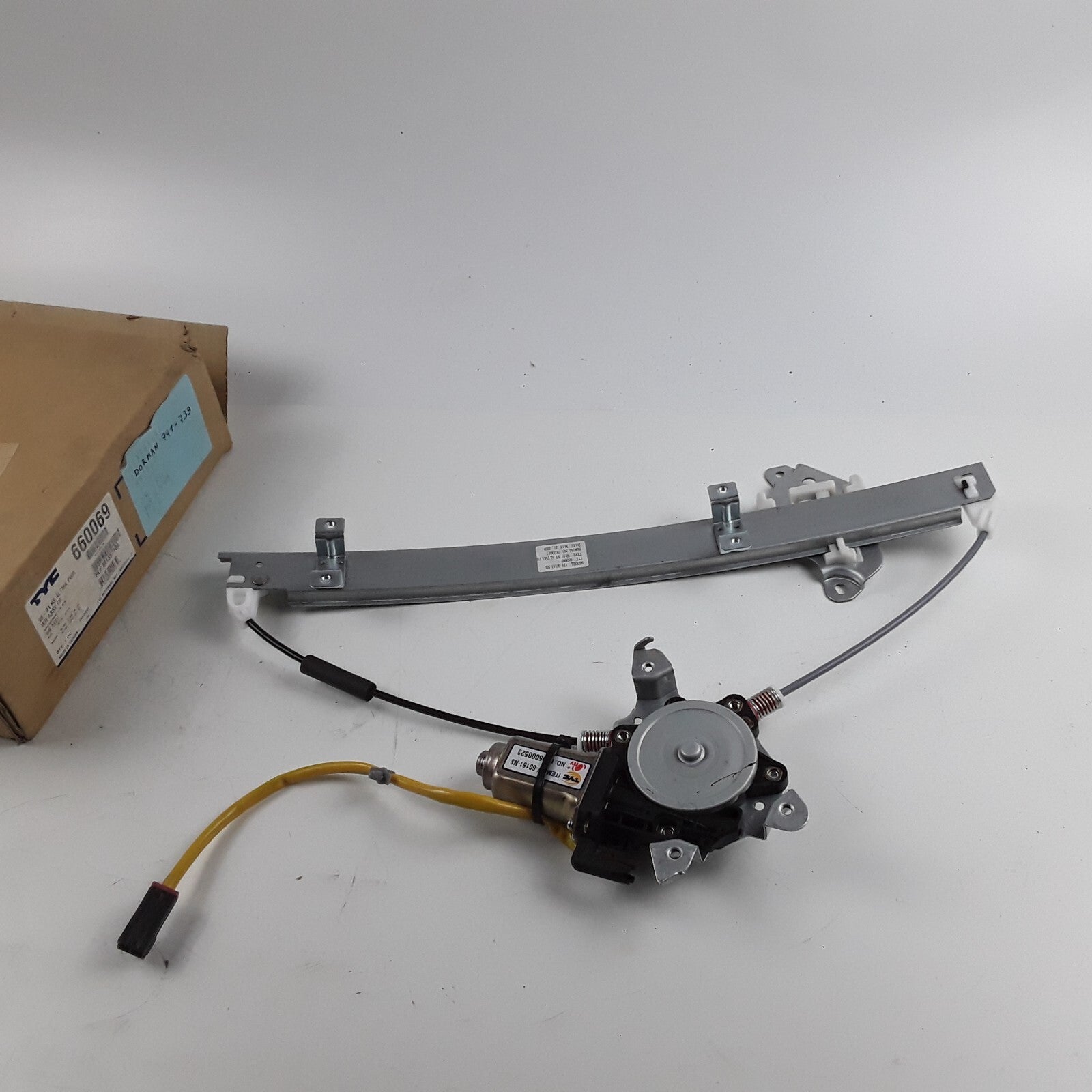 TYC 660069 Front Right Power Window Motor Fits Nissan Altima (1998 1999-2001)