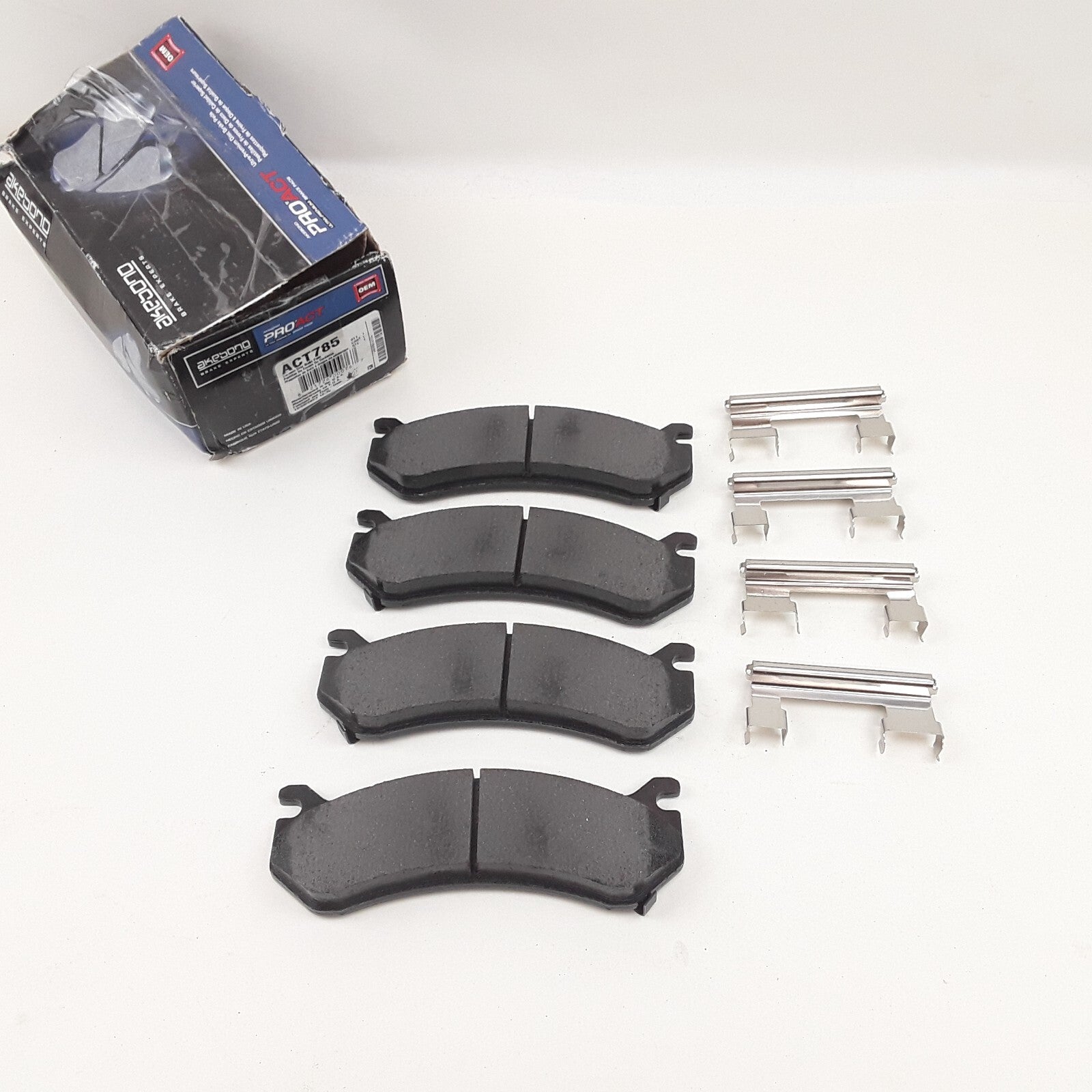 Akebono Front Disc Brake Pad Set Fits Hummer Cadillac Chevrolet GMC 1999-2013