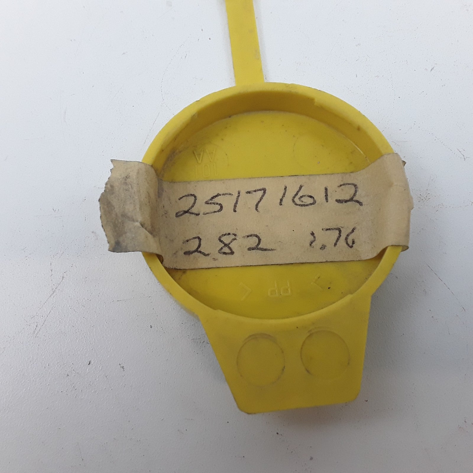 MACK 25171612 Front Windshield Washer Water Fluid Reservoir Bottle Cap