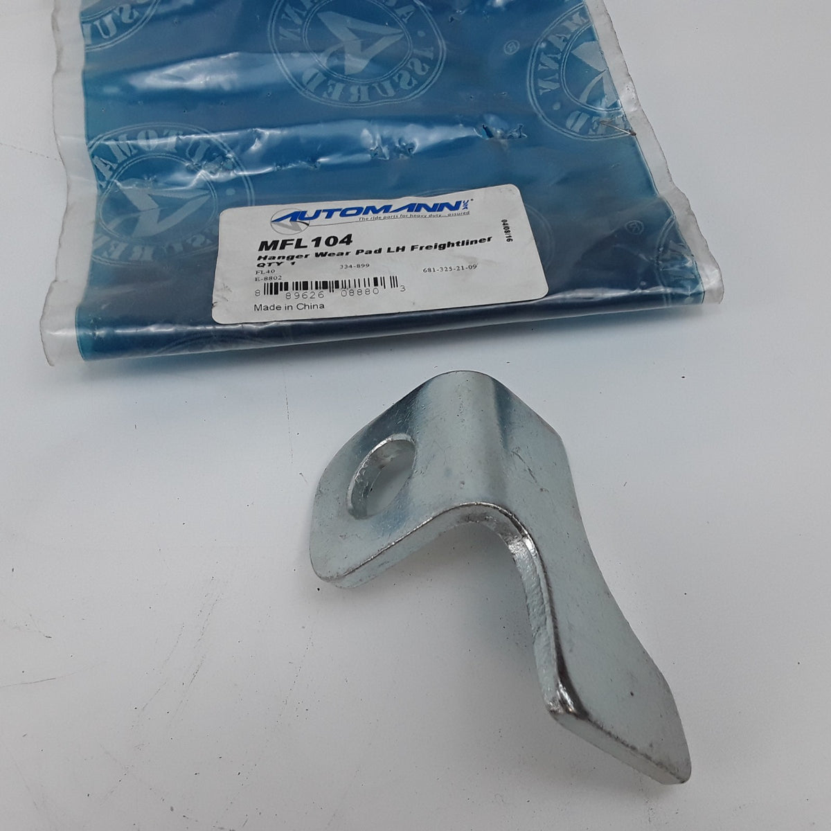 Automann MFL104 Left Air Suspension Hanger Wear Pad For Freightliner Trucks