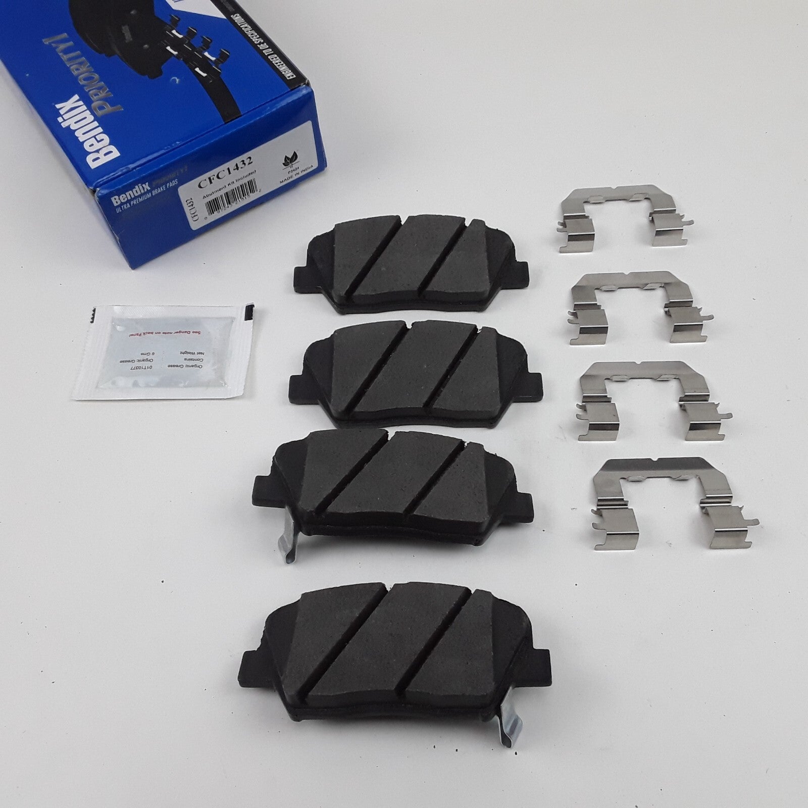 Front Disc Brake Pad Set Priority One Ceramic Fits Hyundai Santa Fe 2010-2012